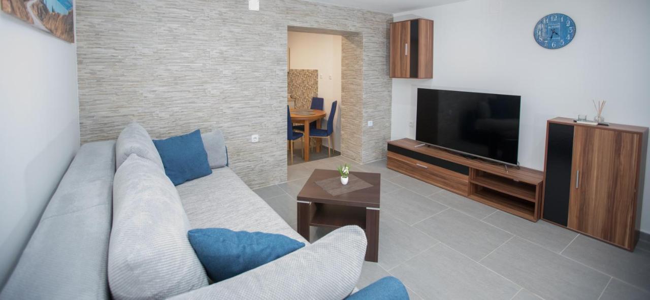 Toto Apartment Lukovo Šugarje Exterior foto